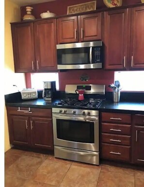 Blender, cookware/dishes/utensils
