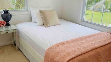 2 habitaciones, escritorio, tabla de planchar con plancha y wifi gratis
