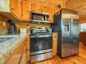 Fridge, microwave, oven, stovetop - Cozy Couples Cabin, Hot Tub, Fire Pit, Grill (Blue Ridge)