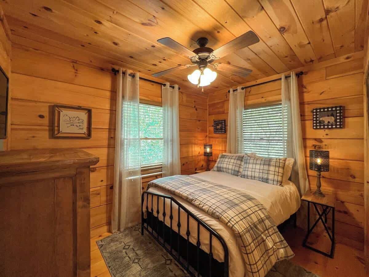 2 多间卧室、熨斗/熨衣板、WiFi、床单