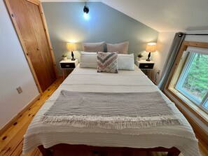 2 Schlafzimmer, Schreibtisch, Bügeleisen/Bügelbrett, Reisekinderbett