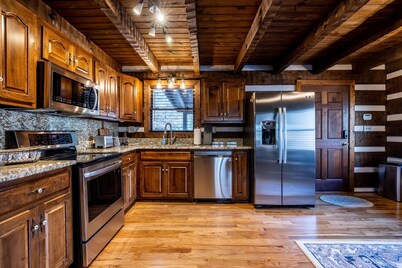 Private cabin, King Suite, Fish, Kayak, Hike, Swim