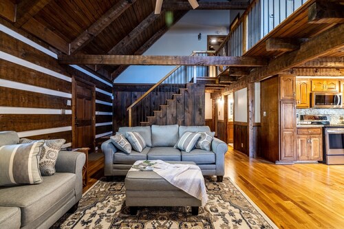 Private cabin, King Suite, Fish, Kayak, Hike, Swim