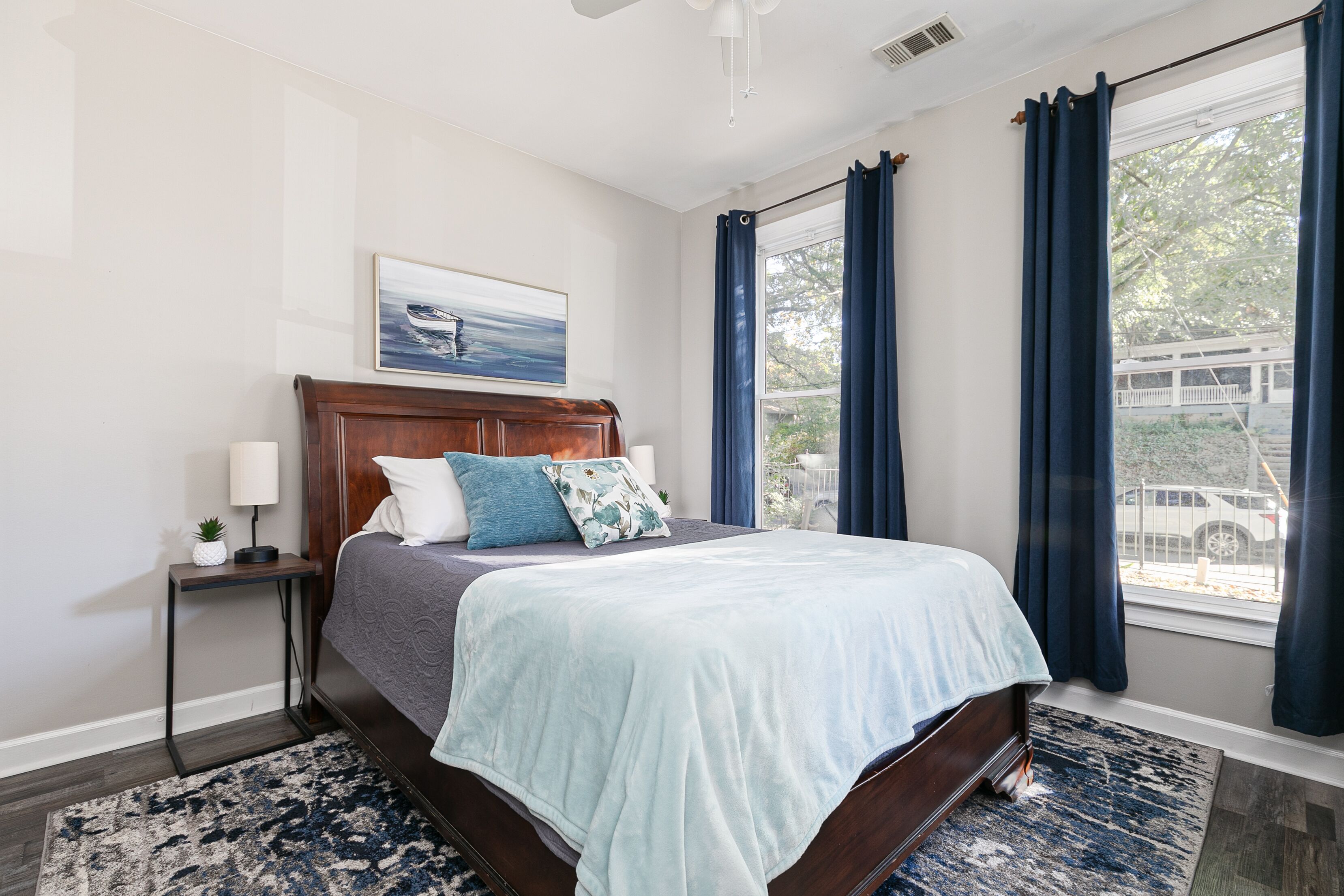 2 bedrooms, desk, iron/ironing board, travel crib