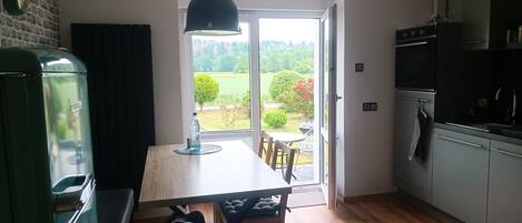 Refrigerador, microondas, parrilla de estufa y lavavajillas