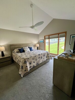 4 bedrooms, free WiFi, bed sheets, wheelchair access