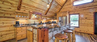 Luxury Getaway | Mountain/River Views, BBQ/Fishing