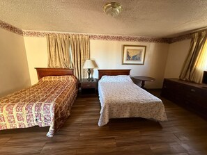 Chambre, 2 grands lits, fumeur