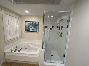 Ensemble douche/baignoire, baignoire à jets