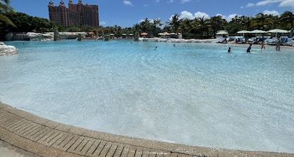5 Br. 3 units. Sleeps 16 December 20-27, 2025 XMAS IN PARADISE BRING THE FAMILY