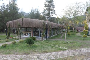 BBQ/picnic area - Fark Edenler Camping&Caravan&Bungalows (Dalaman)