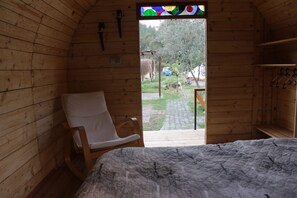 Comfort Cabin | Premium bedding, desk, laptop workspace, rollaway beds - Fark Edenler Camping&Caravan&Bungalows (Dalaman)