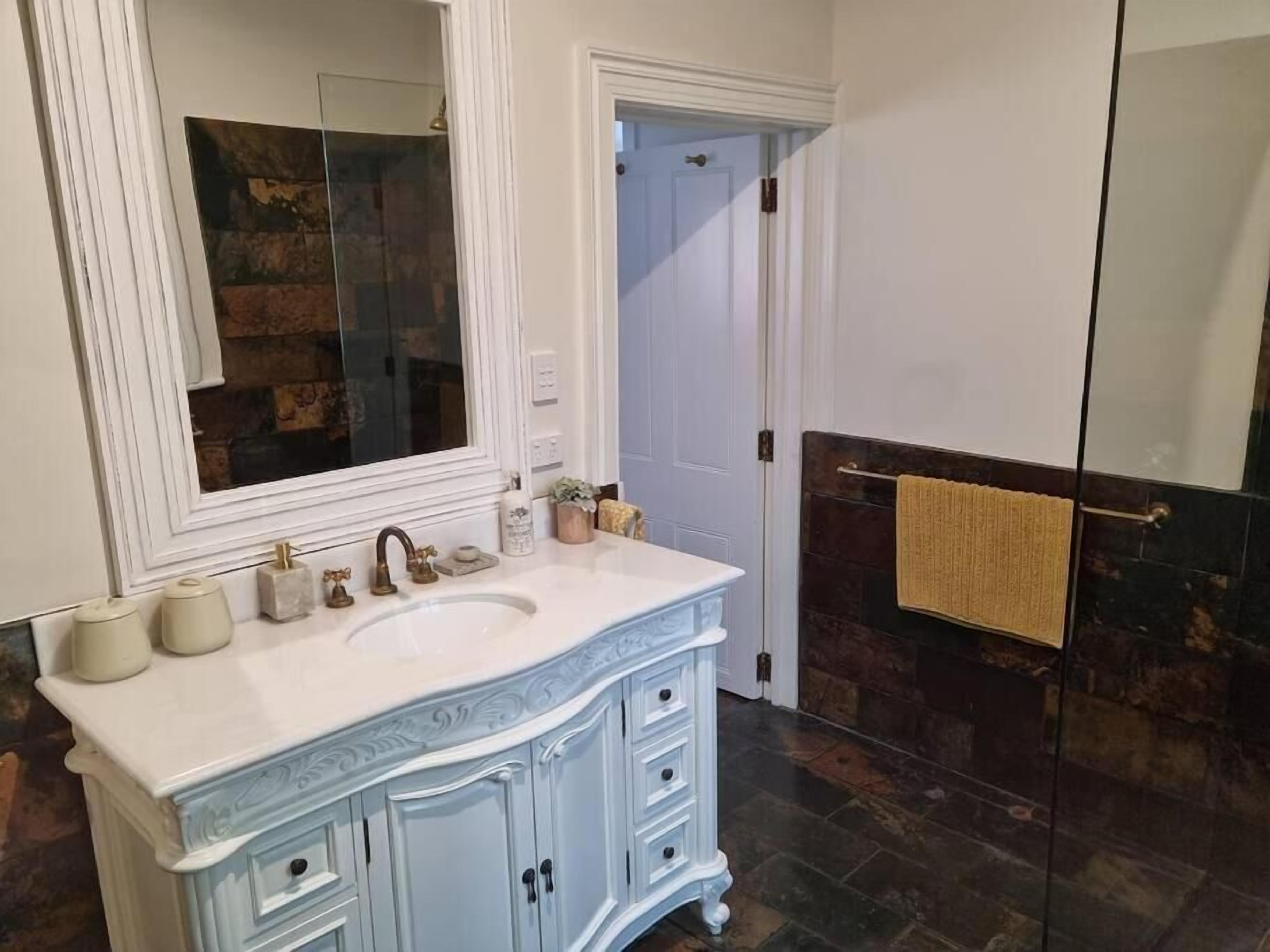 Deluxe House, 2 Bedrooms | Bathroom | Separate bathtub and shower, deep-soaking bathtub, rainfall showerhead