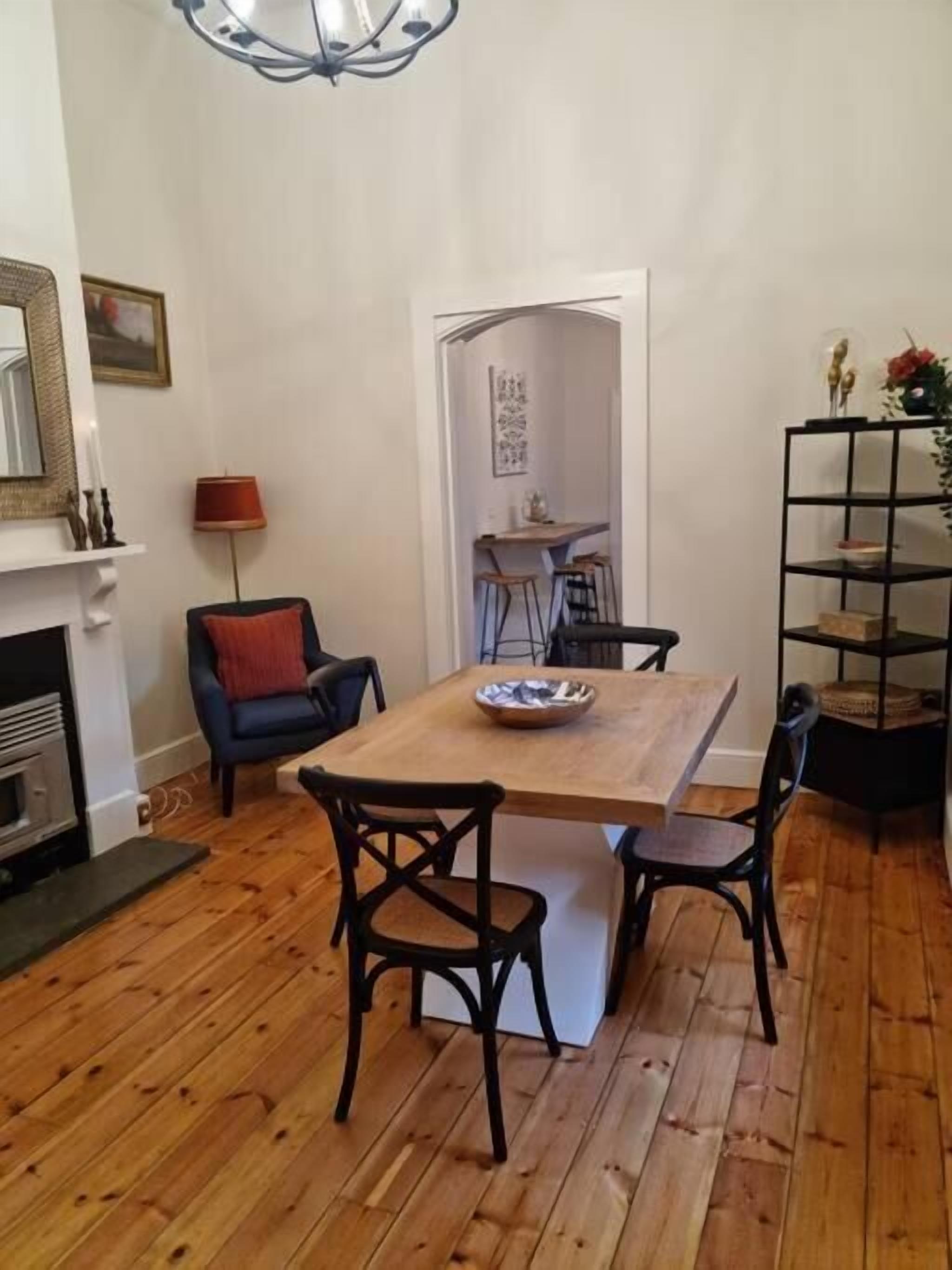 Deluxe House, 2 Bedrooms | Private kitchen | Oven, stovetop, dishwasher, coffee/tea maker