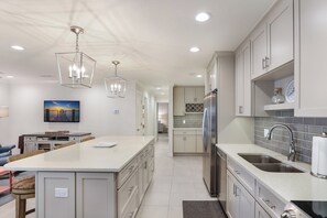 Ice maker - Waters Edge 104S by Duncan Real Estate (Holmes Beach)