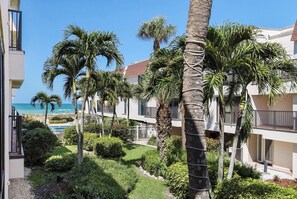 Property grounds - Waters Edge 104S by Duncan Real Estate (Holmes Beach)
