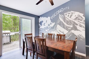 Dining - Ultimate Game room with 7 BR Sleeping 20 In Poconos (Tobyhanna)