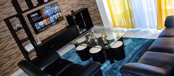 Ent Condo/KingBd/Ac Wifi/ 20 Mins from Beach/Gated Community