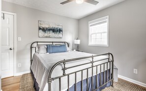 3 habitaciones, escritorio, tabla de planchar con plancha y wifi 