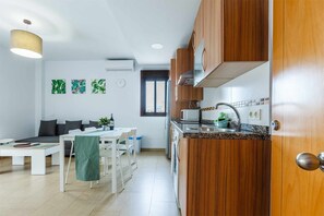 Fridge, microwave, coffee/tea maker, electric kettle