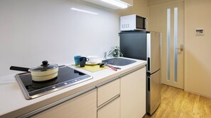 Fridge, microwave, stovetop, griddle
