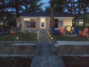 Exterior - Private Lakefront Cottage with 90' of sandy East Bay frontage on Houghton Lake (Prudenville)