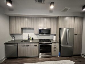 Private kitchen - Selfie Mirror Apt *Free parking/Wifi* (Atlanta)