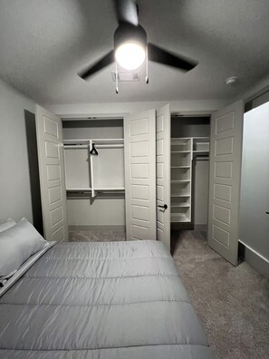 1 bedroom, WiFi - Selfie Mirror Apt *Free parking/Wifi* (Atlanta)