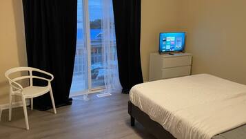 2 habitaciones, tabla de planchar con plancha y wifi gratis