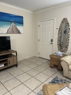 Smart TV, DVD player