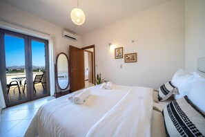 2 bedrooms, desk, soundproofing, iron/ironing board
