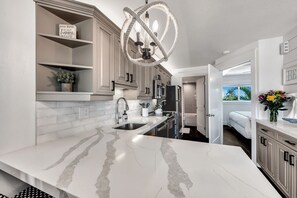 Unclassified image, 5 of 42, button - ~ A BEACH DREAM 4 ~ BEACHFRONT ~ YES, THAT'S YOUR VIEW! ~ SPECIALS ~ (Bradenton Beach)