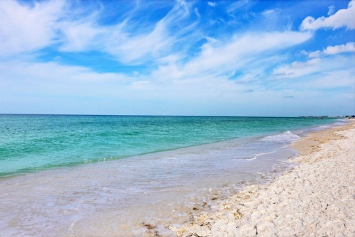 ~ A BEACH DREAM 4 ~ BEACHFRONT ~ YES, THAT'S YOUR VIEW! ~ SPECIALS ~