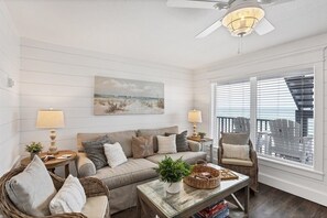 Unclassified image, 4 of 42, button - ~ A BEACH DREAM 4 ~ BEACHFRONT ~ YES, THAT'S YOUR VIEW! ~ SPECIALS ~ (Bradenton Beach)