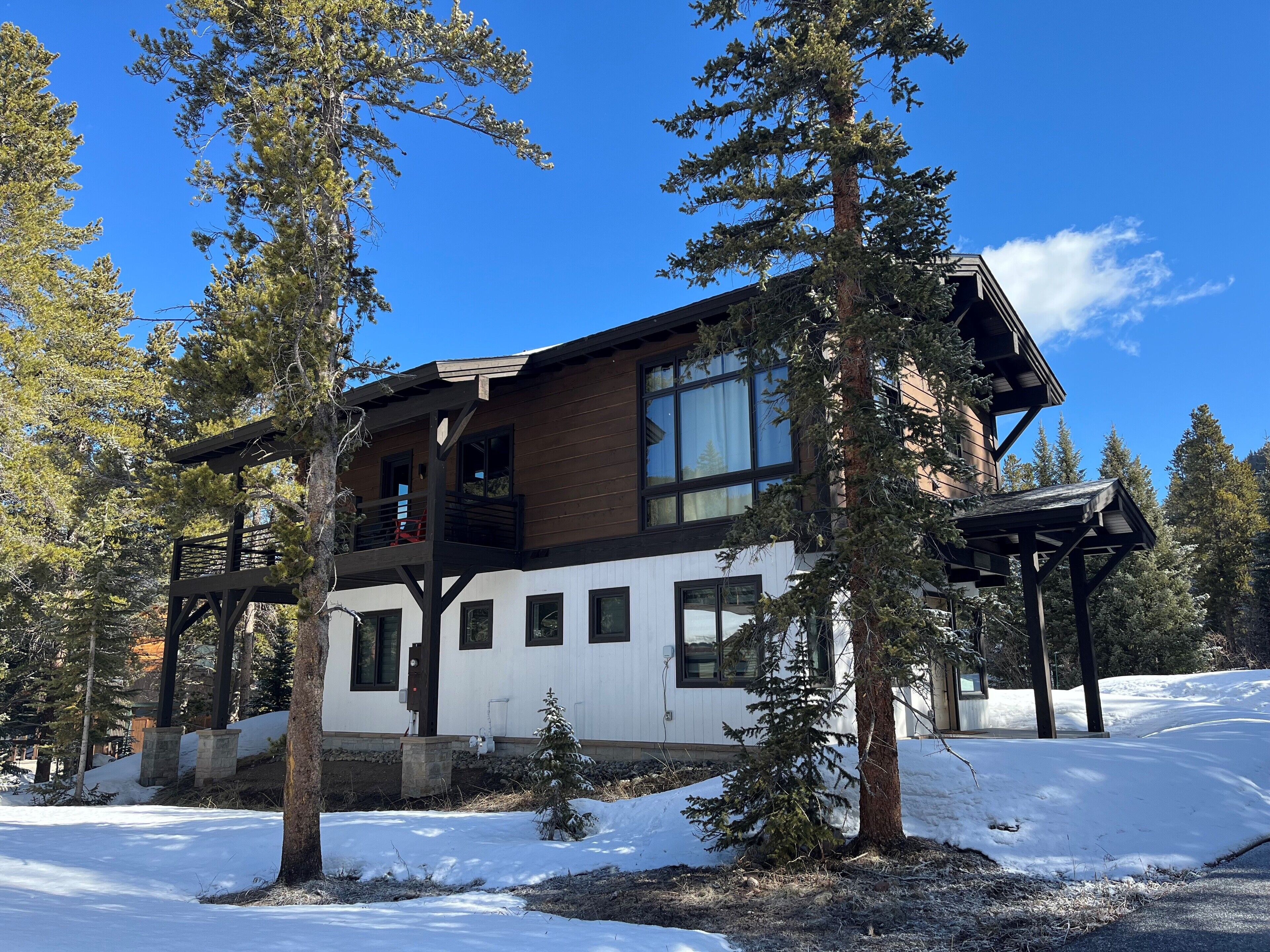 Modern luxury mountain chalet, 5 mins from downtown Breckenridge