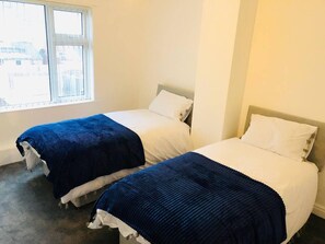 4 bedrooms, WiFi, bed sheets