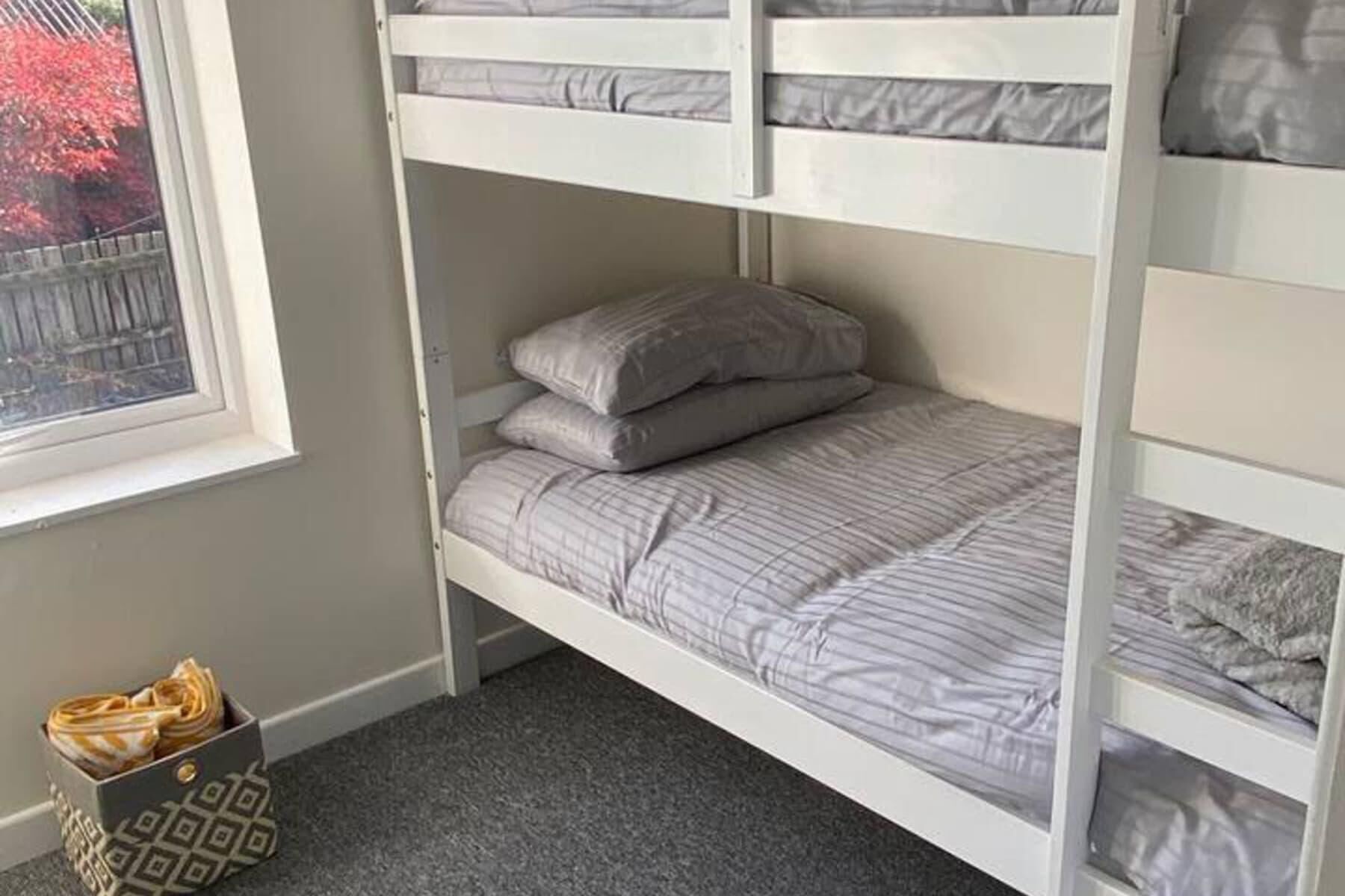 3 chambres, fer et planche à repasser, Wi-Fi, draps fournis