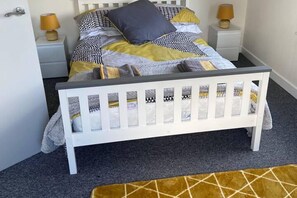 3 chambres, fer et planche Ă repasser, Wi-Fi, draps fournis