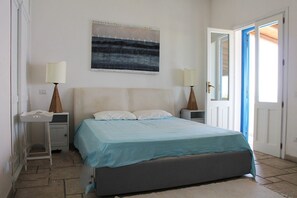 4 bedrooms, desk, iron/ironing board, WiFi - Typical Aeolian house 5 minutes' walk from the sea, Casa Francesca (Vulcano, Gelso)