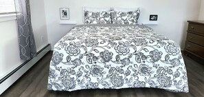 1 slaapkamer, een strijkplank/strijkijzer, gratis wifi, beddengoed