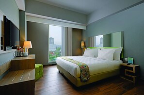 In-room safe, desk, soundproofing, free WiFi
