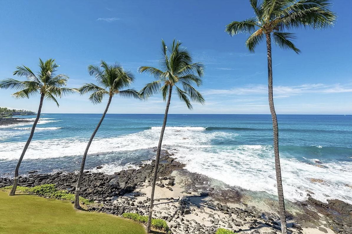 En la playa y toallas de playa 