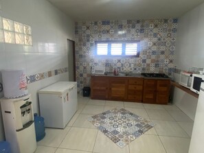 Fridge, microwave, oven, stovetop - Miracles of Porto da Rua (São Miguel dos Milagres)