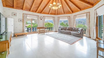 Basic Room, 3 Bedrooms (Grandroom) | 1 bedroom, free WiFi