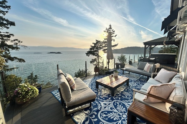 Enjoy 1,000 sq ft of outdoor space with endless ocean views.