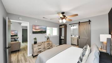 4 bedrooms, desk, free WiFi, bed sheets