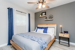 4 dormitoris, escriptori, wifi gratuïta i roba de llit 