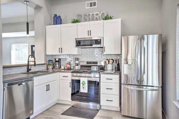 Fridge, microwave, oven, stovetop
