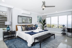 5 bedrooms, desk, iron/ironing board, travel crib