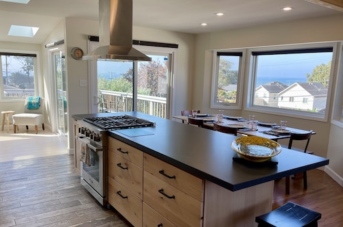 Elegant but practical retreat to maximize your enjoyment in beautiful HMB